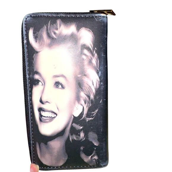 Marilyn Monroe Smiling Black & White Wallet with Many Compartments - Picture 1 of 15